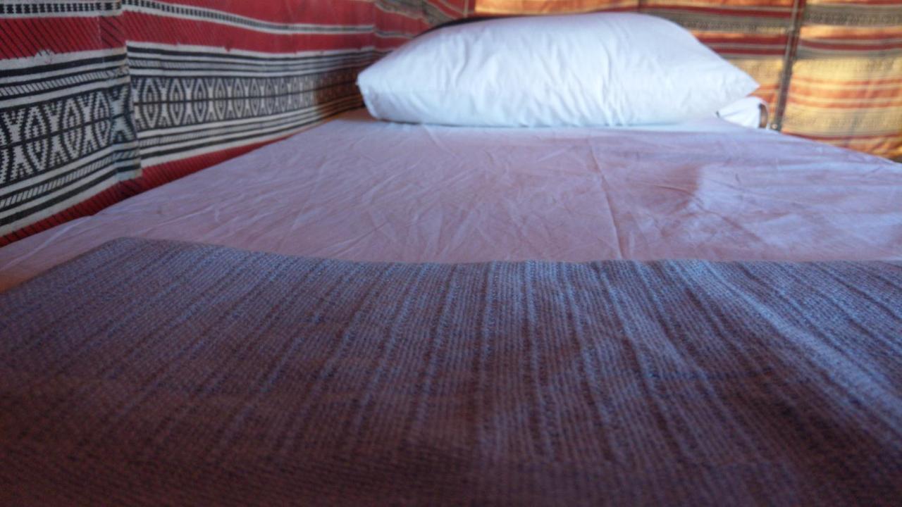 Bedouin Nights Camp Hotell Al Wāşil Rum bild