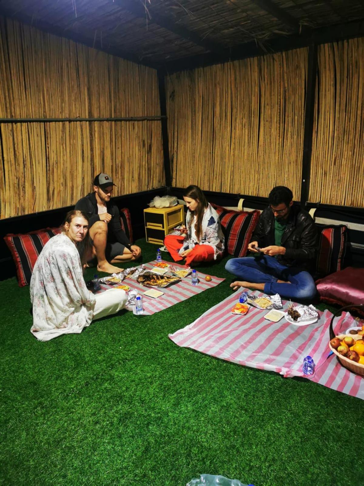 Bedouin Nights Camp Hotell Al Wāşil Rum bild