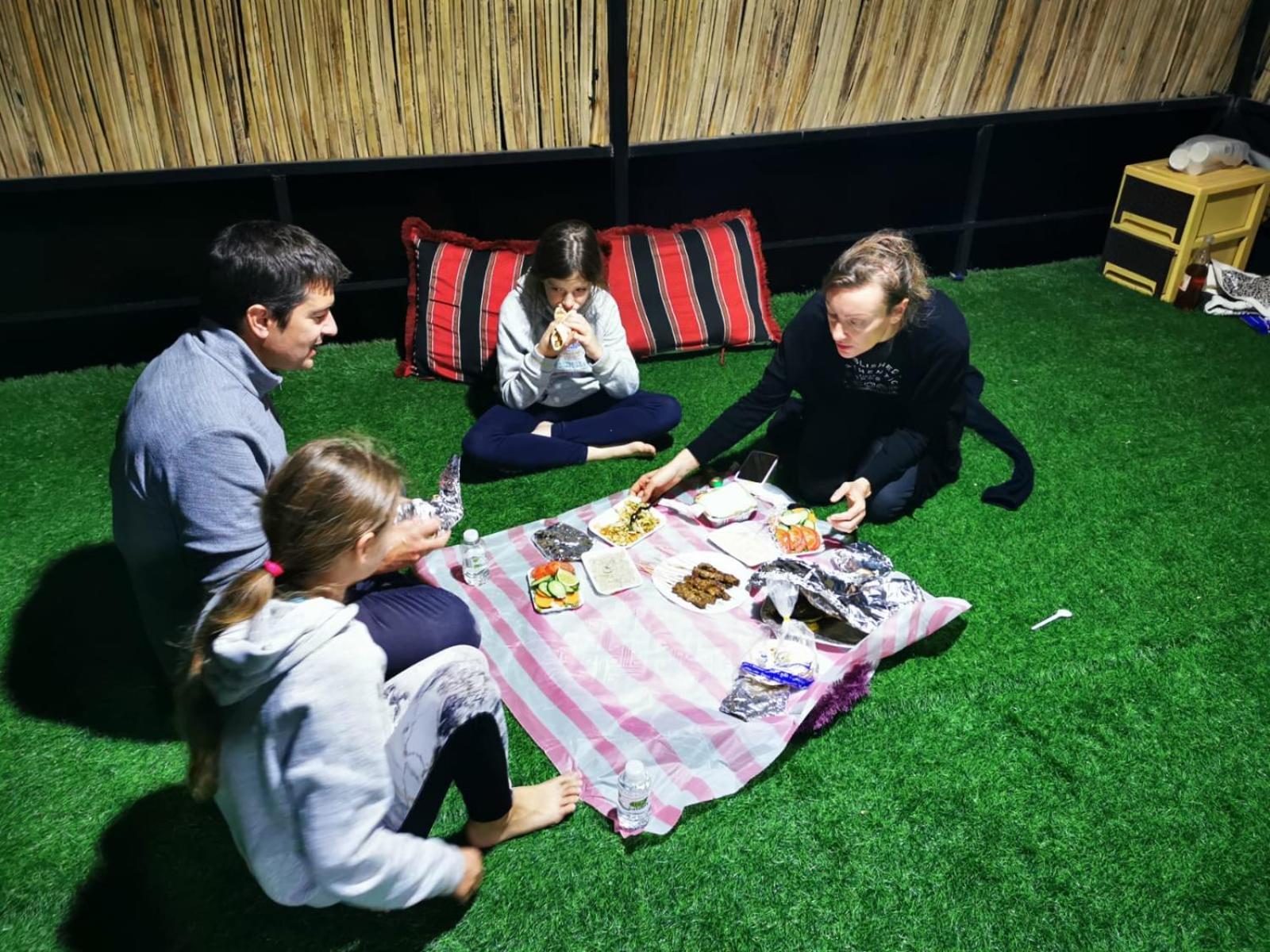 Bedouin Nights Camp Hotell Al Wāşil Rum bild