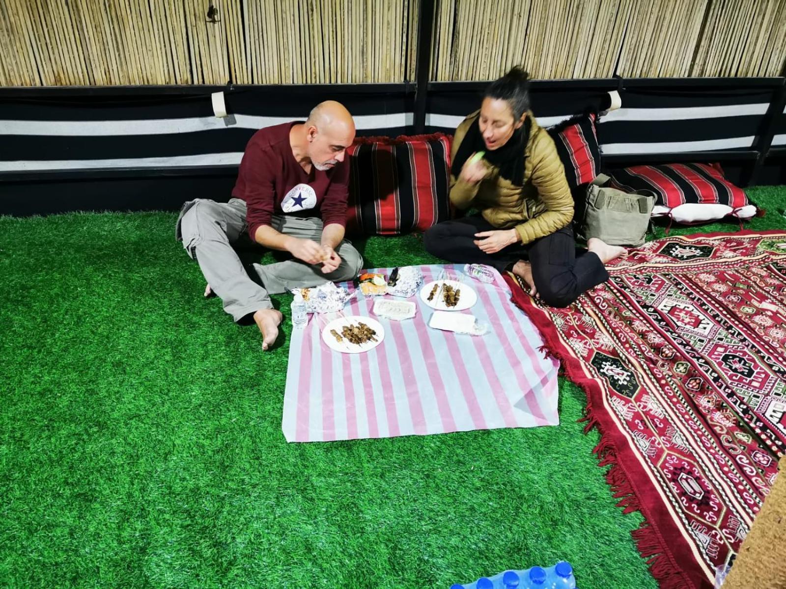 Bedouin Nights Camp Hotell Al Wāşil Rum bild